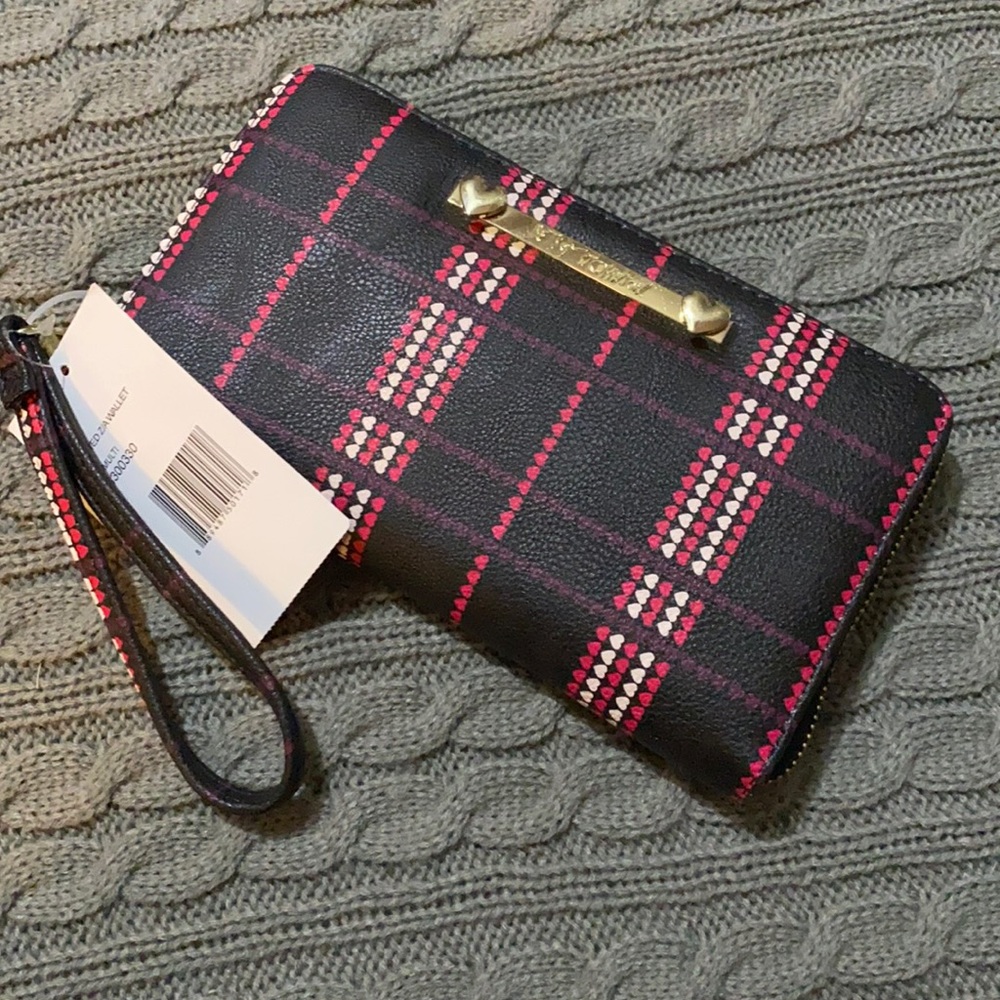 Betsey Johnson zip around wristlet
